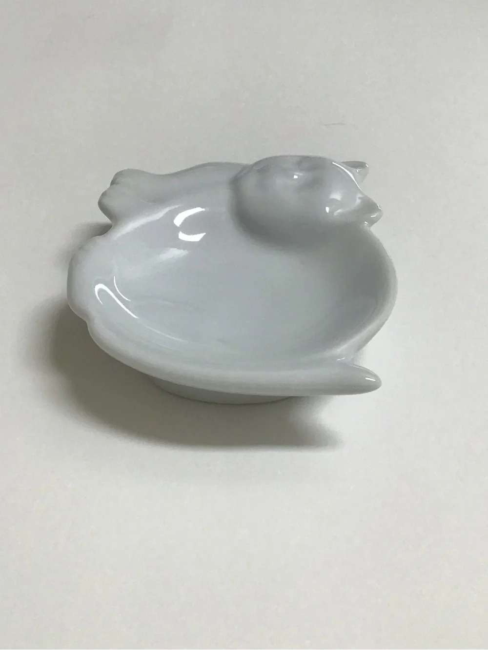 Knobler Porcelain White Cat Tea Bag Holder Trinket Dish Gum 3x4” Japan Vintage